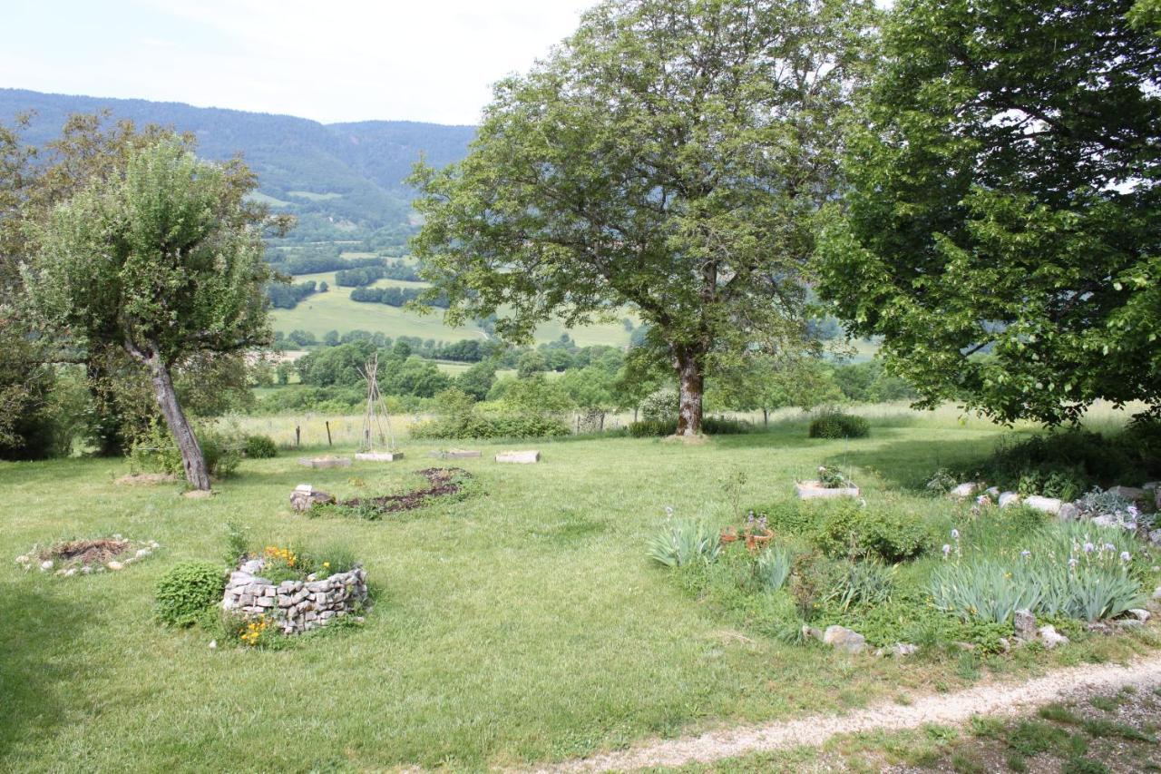 Chez Louve Bleue Bed & Breakfast Hotonnes Dış mekan fotoğraf